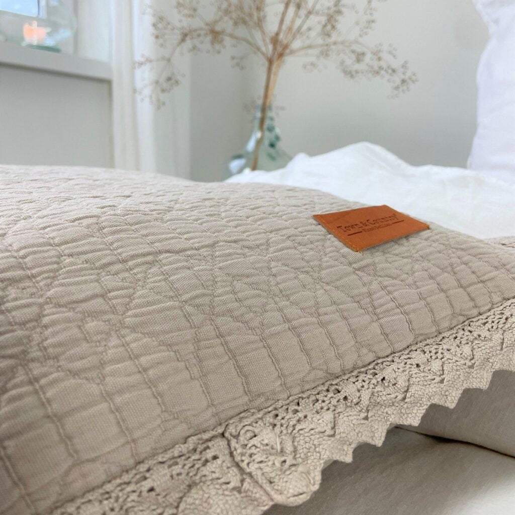 kussensloop Caroline zand 50x50