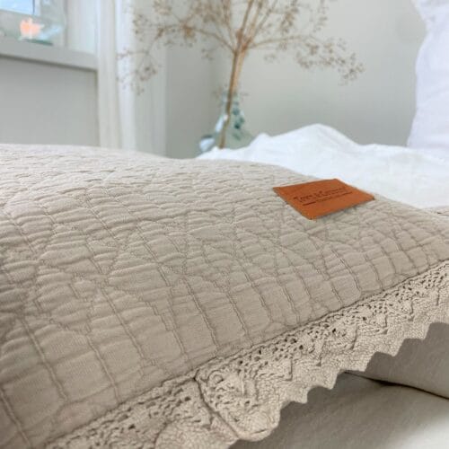 Caroline beige sprei